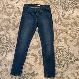 Levi’s 711 skinny